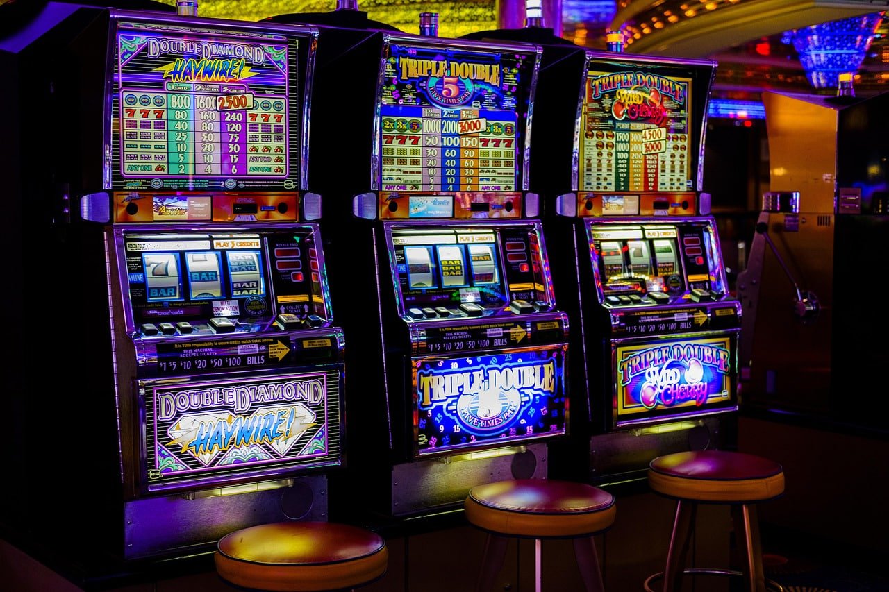 567slot Live Casino Real Dealer Baccarat Table